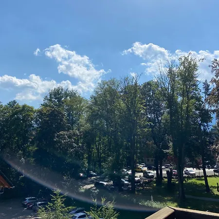 Hill Pogodny, Blisko Do Dworca Pkp