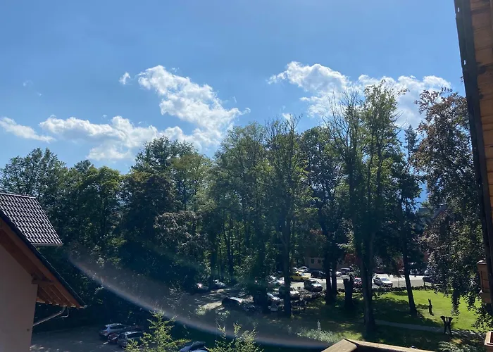 Hill Pogodny, Blisko Do Dworca Pkp